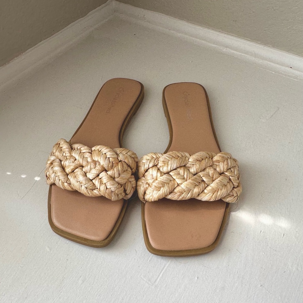 Whicker sandals